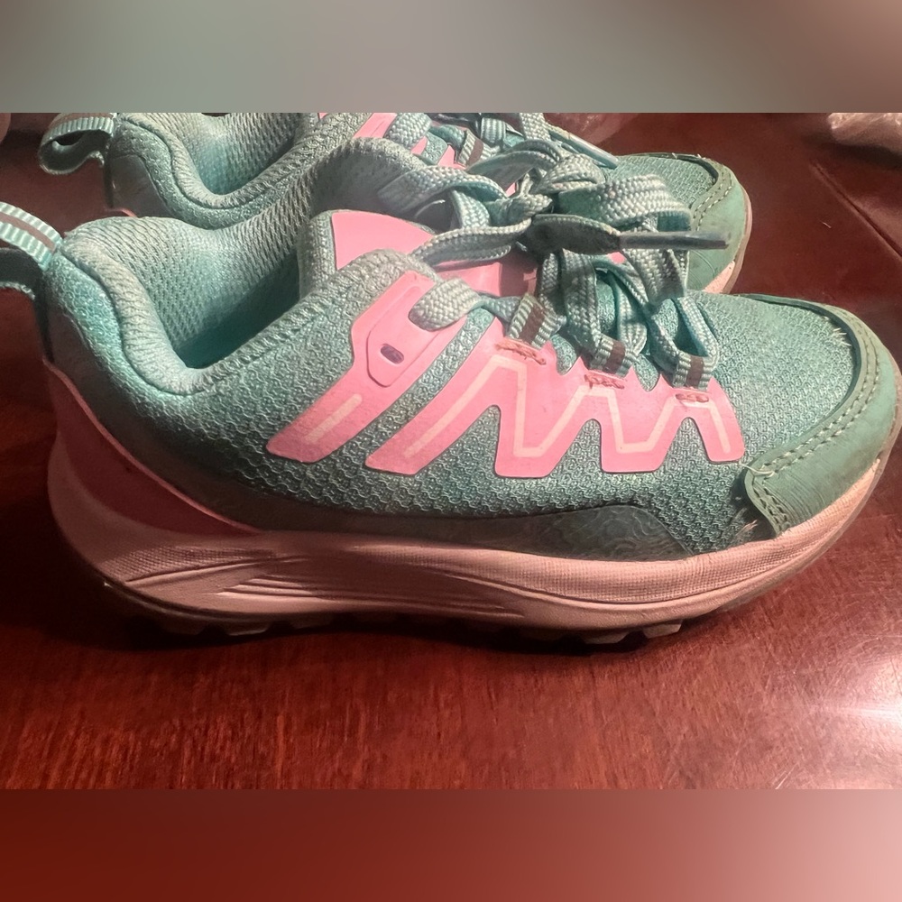 Bass Pro Shops toddler outdoor trail cat sneakers size 11